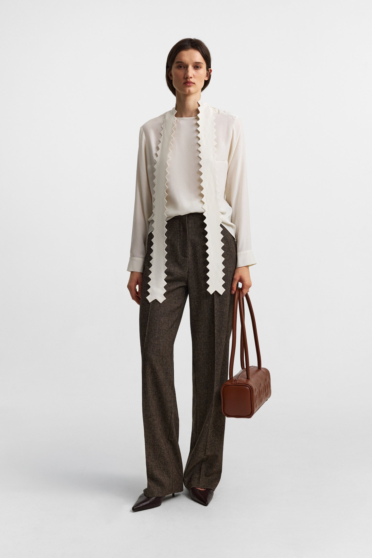 Bas-relief bag in burned umber